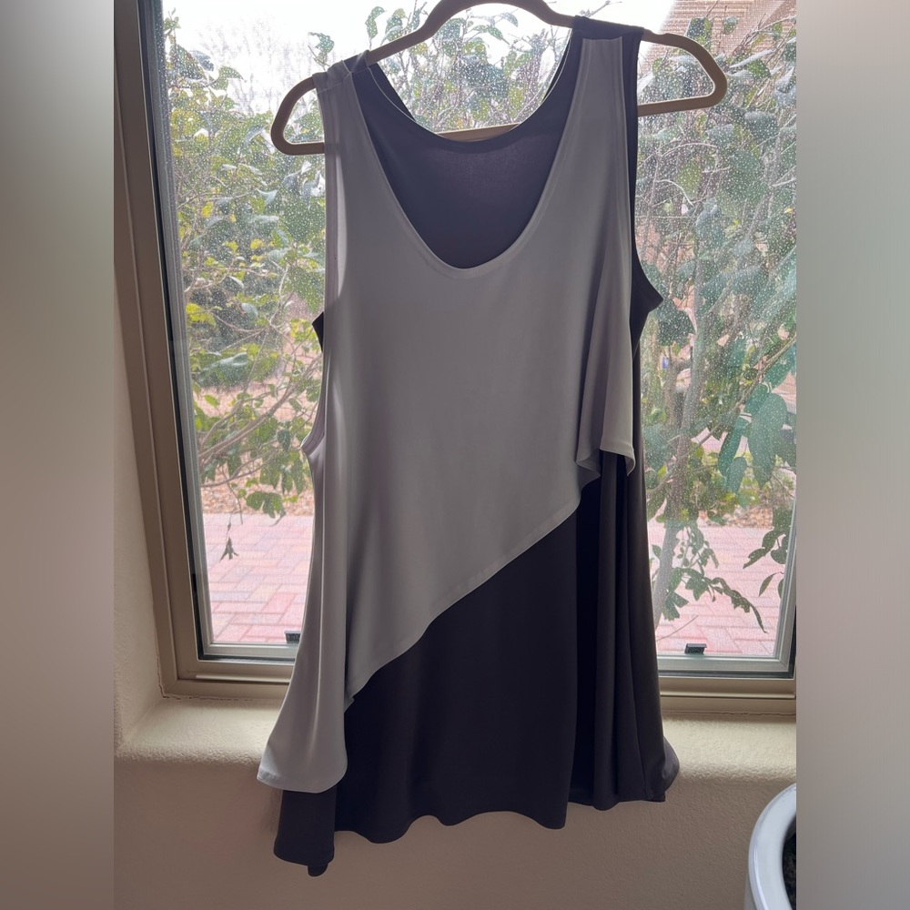 - SYMPLI Double layer tunic tank top in cream and taupe - Picture 4 of 10